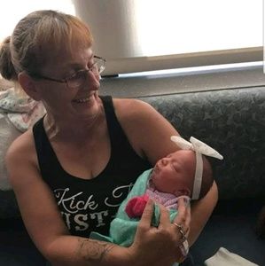 Meet your Posher, Dee